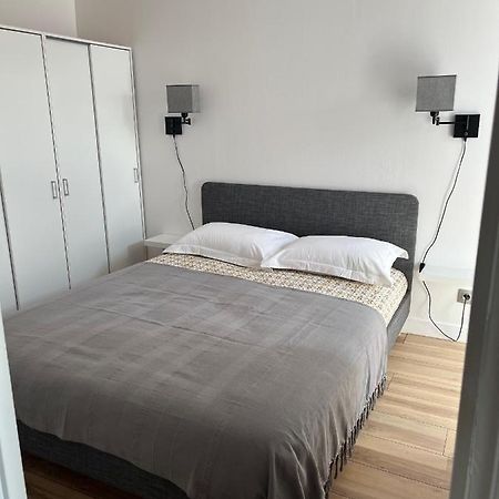 Appartement De La Fontaine A La Tour Du Pin Hyper Centre Parking Prive 外观 照片
